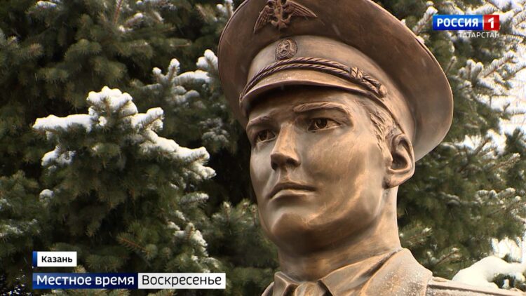 Воздаем должное нашим ребятам: открытие аллеи бюстов Героев России в танковом училище