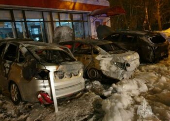 В Казани сегодня ночью подожгли 5 машин