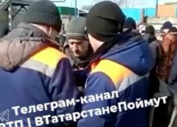 В Казани водители мусоровозов устроили забастовку из-за низких зарплат