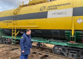 Прокуратура проводит проверку после схода с рельсов цистерн с метанолом