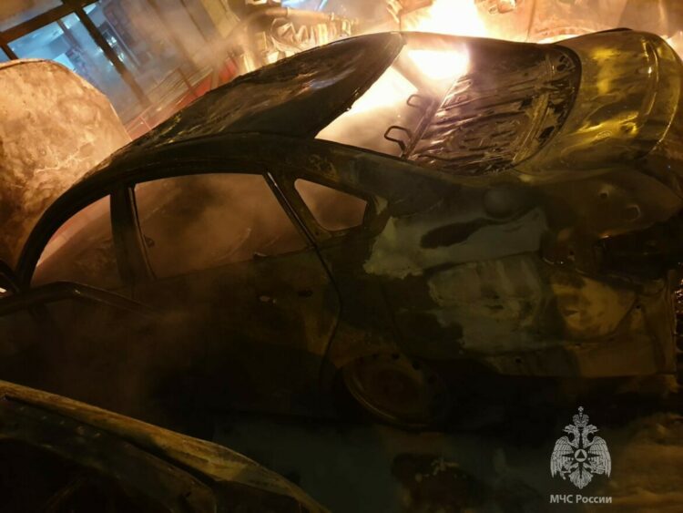В Казани сегодня ночью подожгли 5 машин