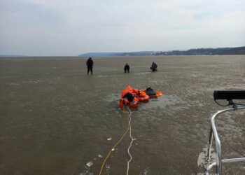 В Татарстане спасли провалившегося под лед 75-летнего рыбака