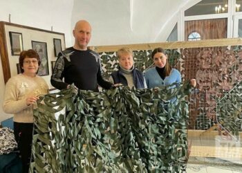 В Лаишевском районе прихожанки церкви шьют для бойцов маскировочные сети