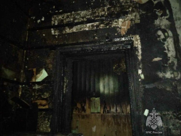 В Чистополе из-за курения произошел большой пожар в многоквартирном доме