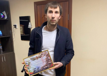 Предпринимателя из Менделеевска наградили за поддержку СВО