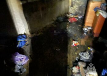 В Зеленодольске пожарные спасли мужчину из горящей квартиры