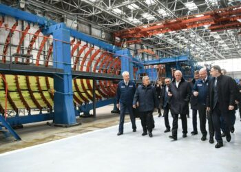 Рустам Минниханов и Сергей Чемезов побывали на Казанском вертолетном и авиационном заводах