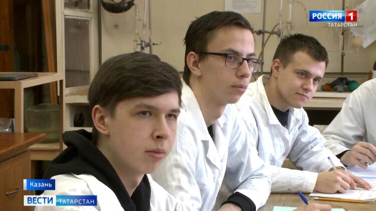 «Хлеб самим приходится печь»: в Тюлячинском районе из-за половодья начались проблемы с поставкой продуктов