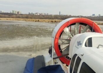 В Казани спасли провалившегося под лед рыбака