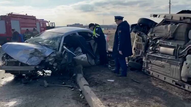 В Татарстане в столкновении двух иномарок пострадал ребенок