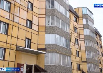 Жители шестиэтажки в Азнакаево боятся, что эту весну не переживут