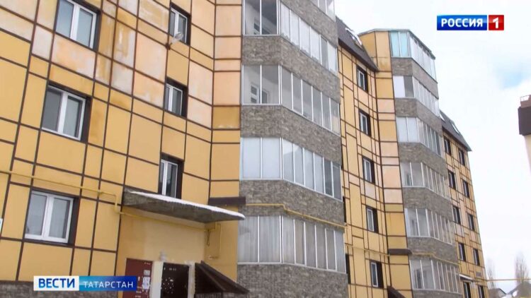 Жители шестиэтажки в Азнакаево боятся, что эту весну не переживут