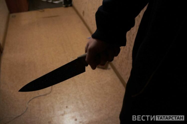 Школьница из Казани изрезала себе лицо для привлечения внимания