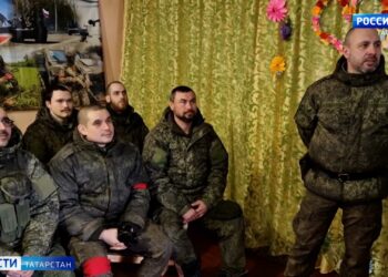 В Татарстане между военнослужащими и их семьями провели телемост