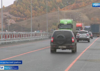 На контроль за строительством моста через Каму выделят 125 млн рублей