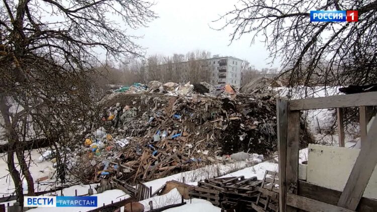 Увязают в грязи: жители поселков Казани жалуются на бездорожье
