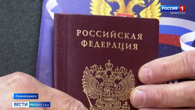 Нижнекамец спустя 32 года после распада СССР поменял советский паспорт