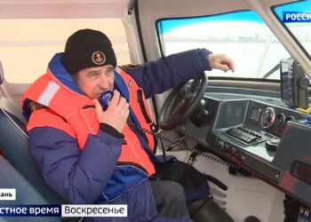 Лед крайне опасен: сотрудники МЧС продолжают патрулировать водоемы