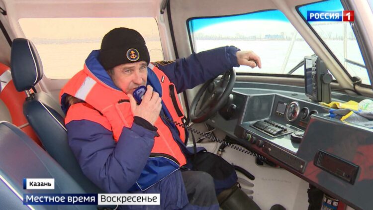 Лед крайне опасен: сотрудники МЧС продолжают патрулировать водоемы