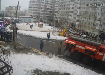 В Казани на пожаре в высотке погибла женщина