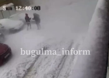 Прокуратура Татарстана начала проверку информации о сходе снега на прохожих в Бугульме