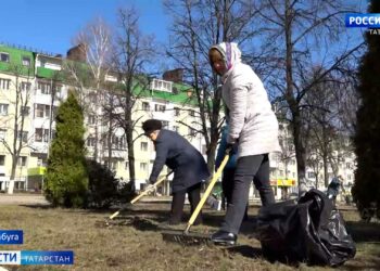 Мухаметшин вручил госнаграды России и Татарстана в Казанском Кремле