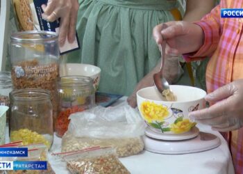 Волонтеры Нижнекамска готовят для бойцов сухие супы и каши