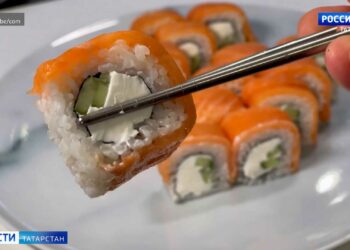 Мухаметшин вручил госнаграды России и Татарстана в Казанском Кремле