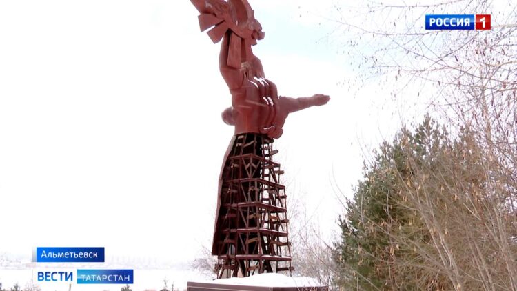 В Альметьевске вандалы разобрали на металл «Мать Татарию»