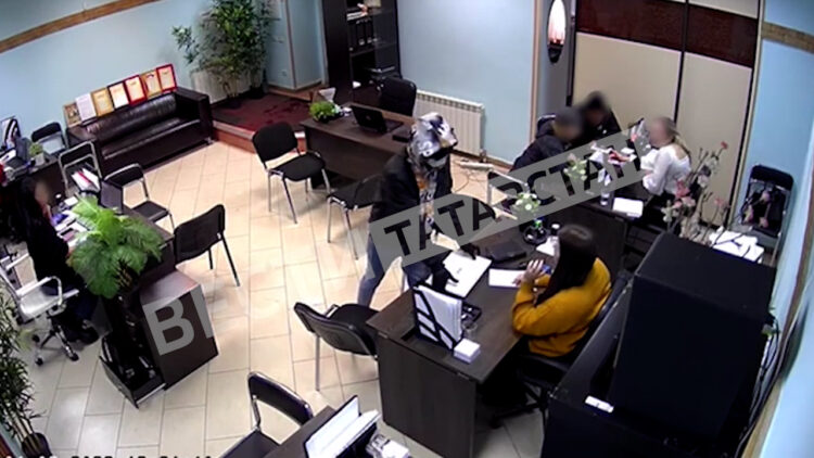 В Казани 23-летнего парня обвиняют в краже ноутбука из офиса