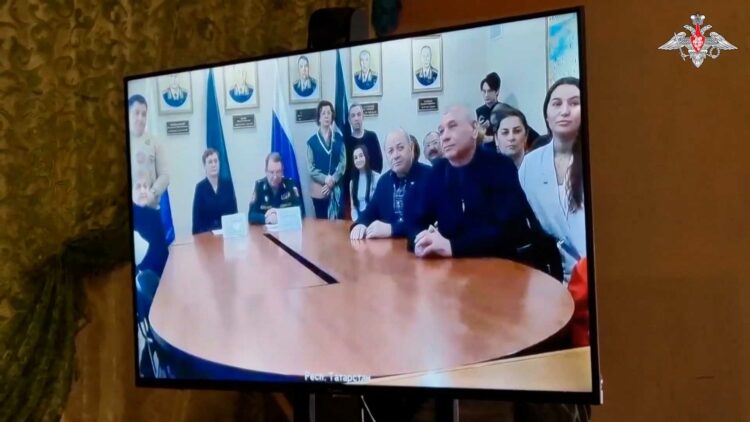 Мобилизованные татарстанцы в зоне СВО смогли пообщаться с родными с помощью телемоста