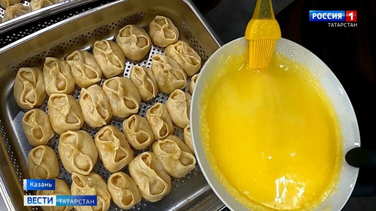 «Мы ценим ваш труд»: 70 учителей Казани получили квартиры и ноутбуки