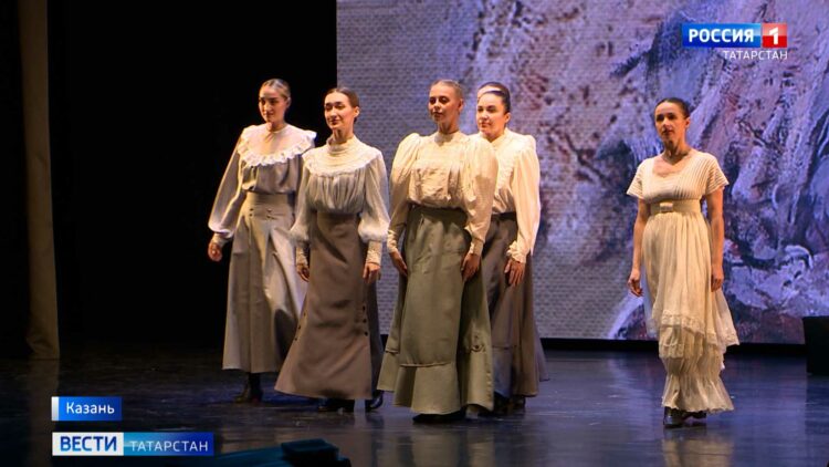 «Мы ценим ваш труд»: 70 учителей Казани получили квартиры и ноутбуки