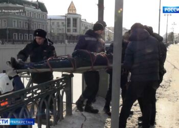 «Мы ценим ваш труд»: 70 учителей Казани получили квартиры и ноутбуки