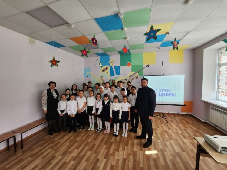 В Буинском районе по нацпроекту для школьников прошел «Урок цифры»
