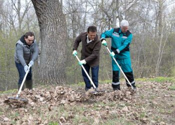 Более 25 тысяч казанцев вышли на общегородской субботник