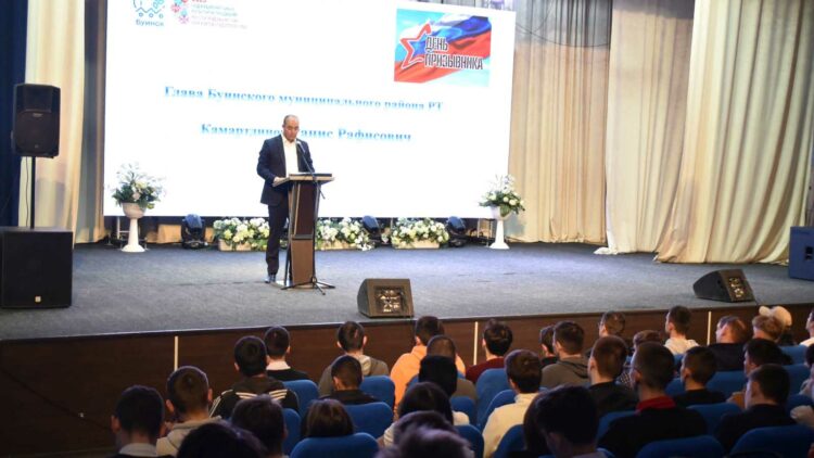 Вернувшийся из зоны спецоперации боец обратился к призывникам в Буинске