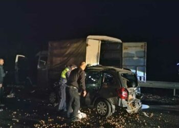 Два человека погибли при столкновении легковушки с «ГАЗелью» на трассе в Татарстане