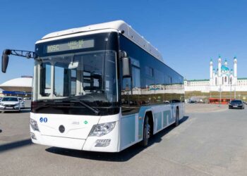 Ильсуру Метшину презентовали новый автобус татарстанского производства