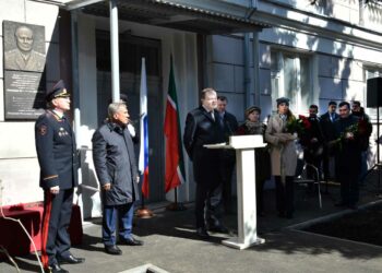 Рустам Минниханов открыл в Казани мемориальную доску Николаю Демидову