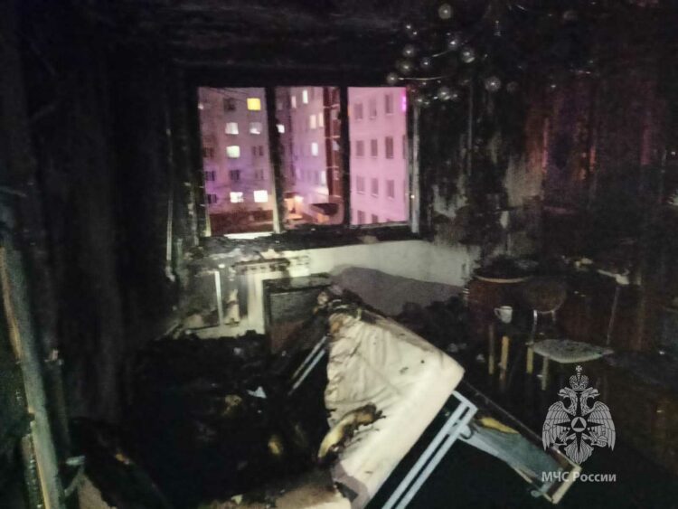 В Челнах при пожаре в квартире спасли пожилого мужчину