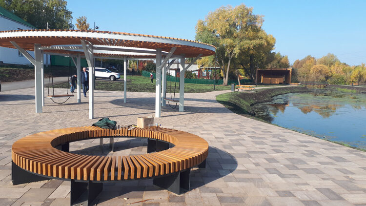 В поселке Аксубаево по нацпроекту благоустроили набережную