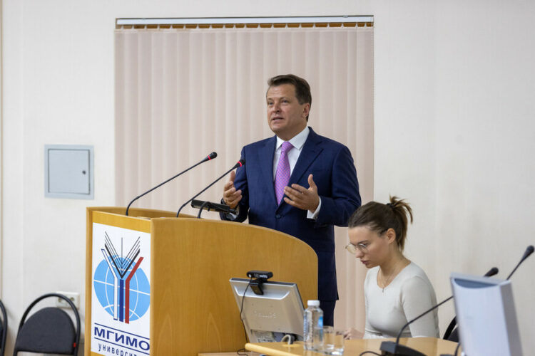Метшин рассказал о Казани студентам МГИМО
