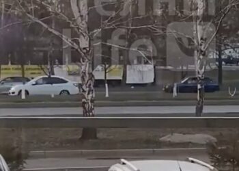 В Набережных Челнах подростки легли под трамвай на рельсы