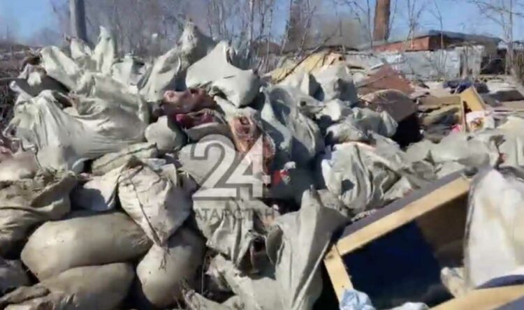 Жители Казани жалуются на свалку из останков животных и строительного мусора