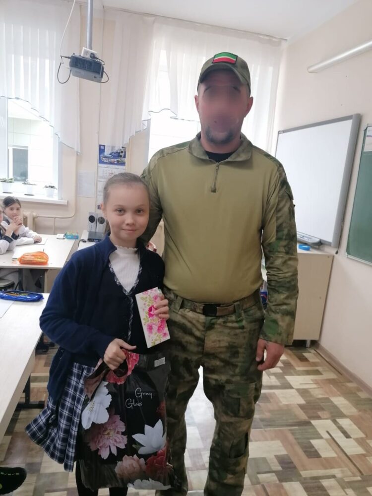 Боец СВО из Муслюмовского района РТ навестил девочку, написавшую ему письмо на фронт