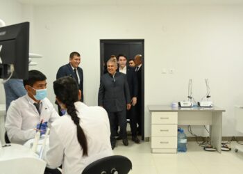 Минниханов посетил новый Центр медобразования в Узбекистане