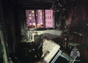 Челнинца госпитализировали с ожогами после пожара в многоэтажке