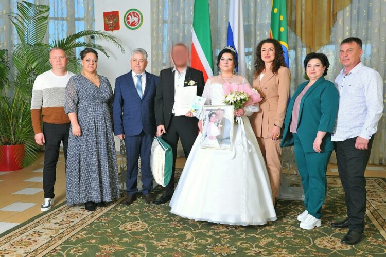 Участник СВО сыграл свадьбу во время отпуска в Набережных Челнах