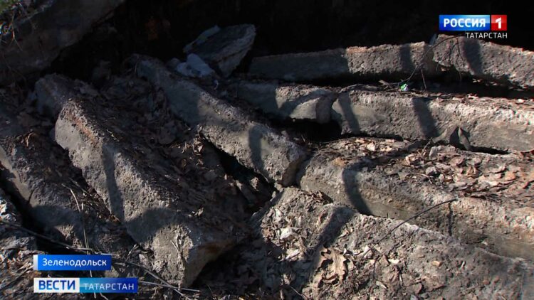 В Зеленодольске пешеходы преодолевают холмы, рискуя попасть в больницу с переломами